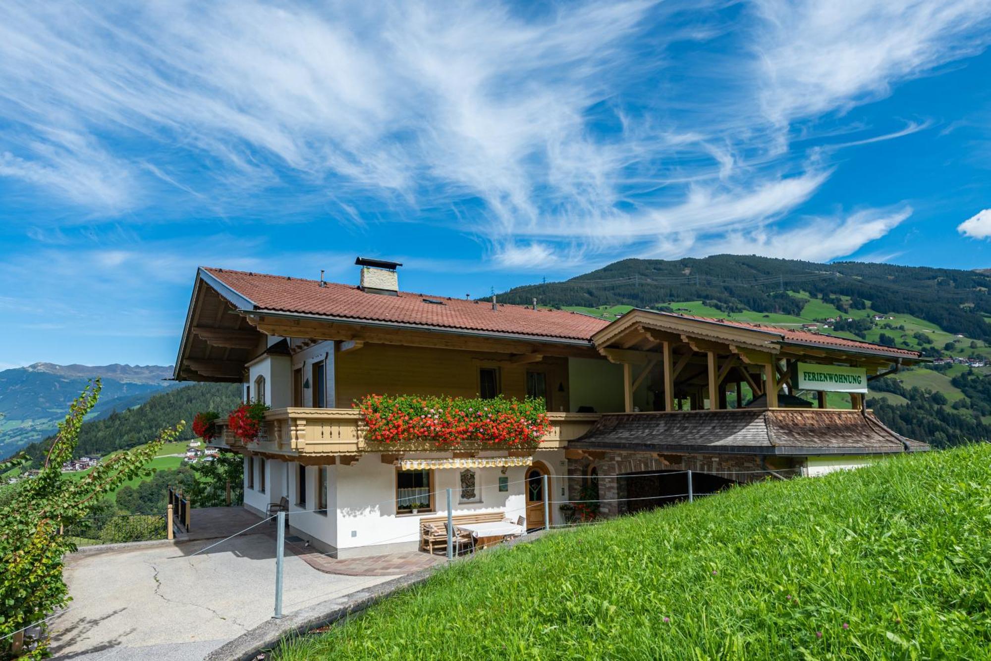 Ferienwohnung Ausblick Zillertal Hainzenberg Eksteriør bilde